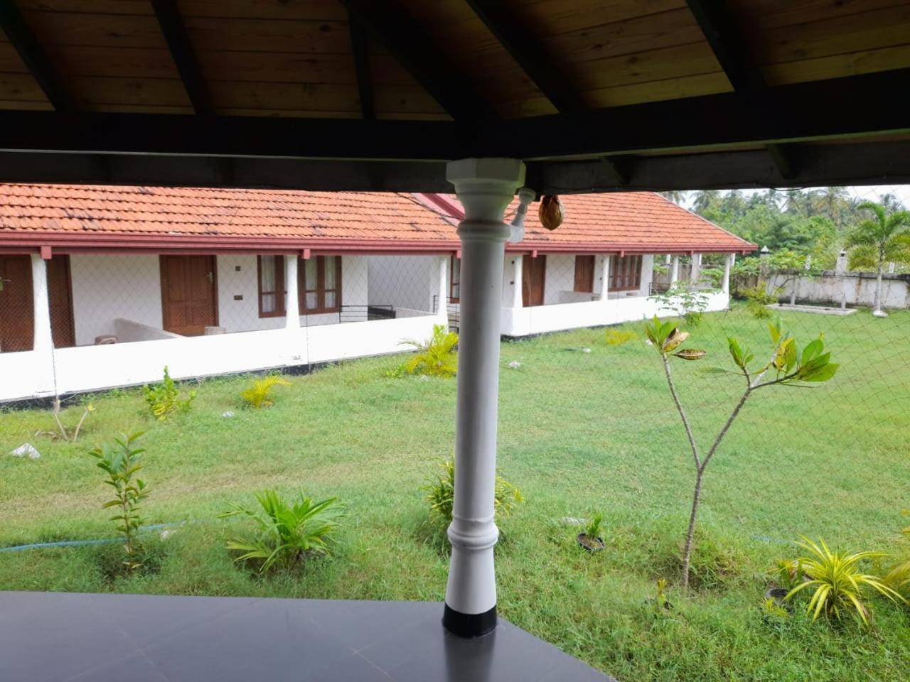 Blu Marine Nilaveli Hotel Trincomalee Exterior foto