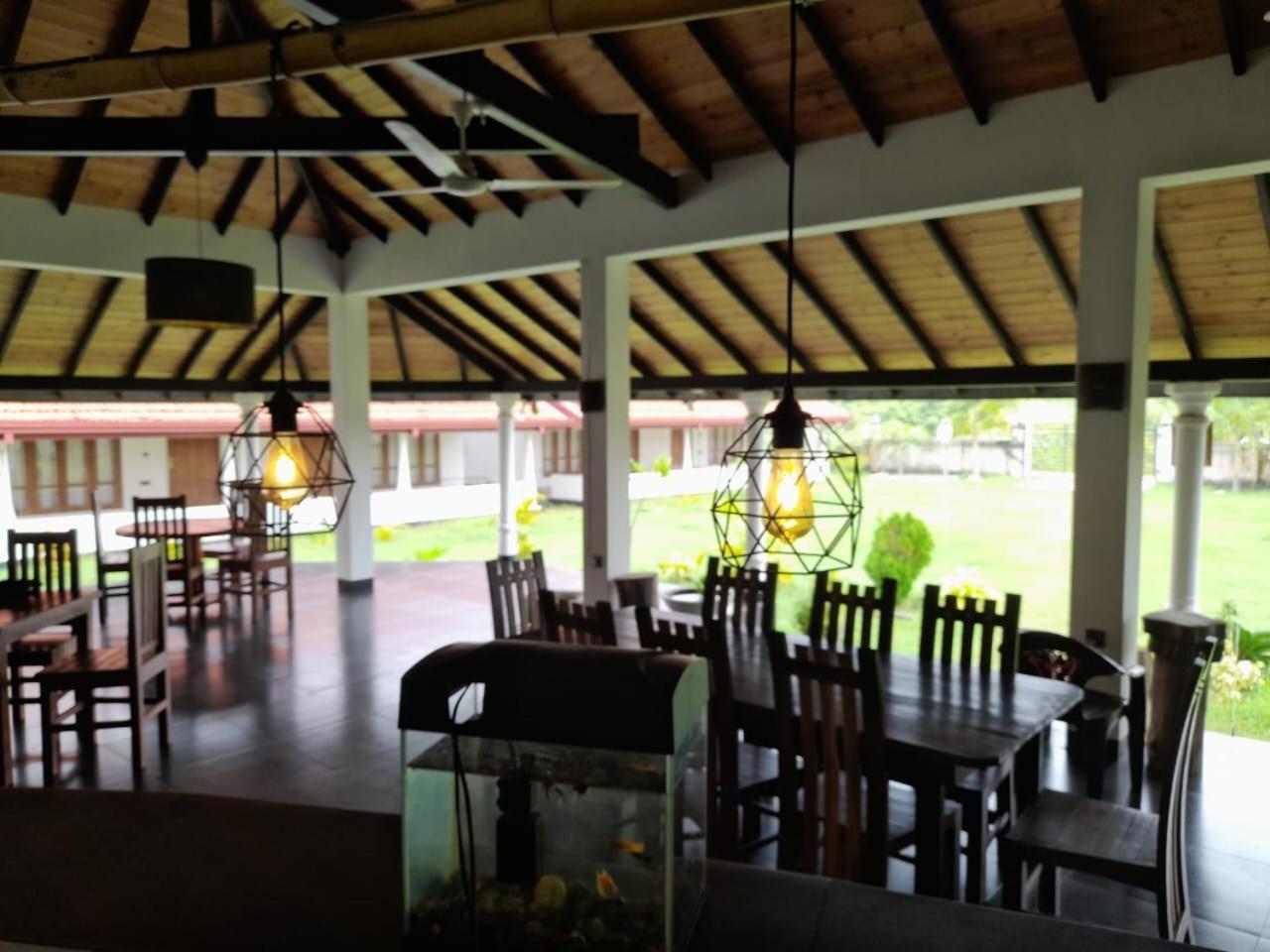Blu Marine Nilaveli Hotel Trincomalee Exterior foto