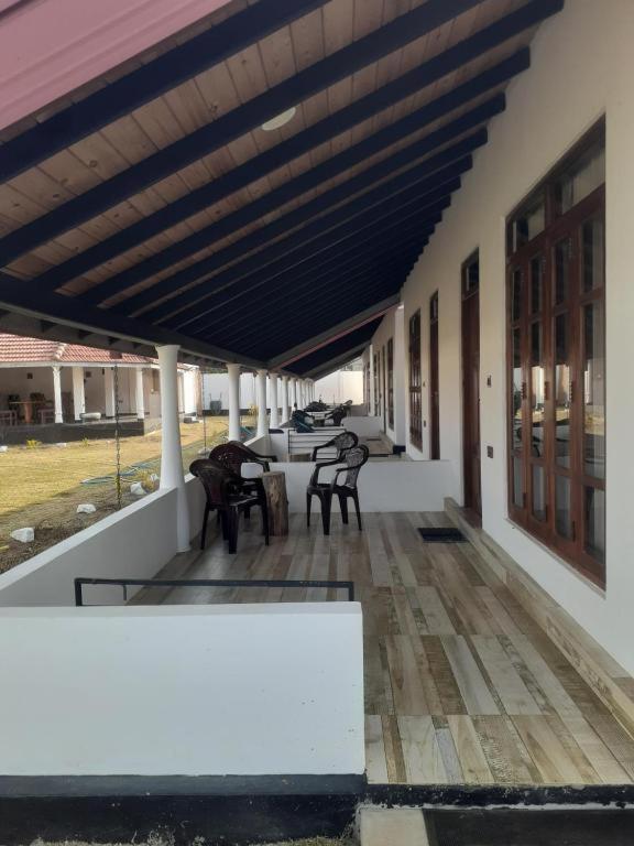 Blu Marine Nilaveli Hotel Trincomalee Exterior foto
